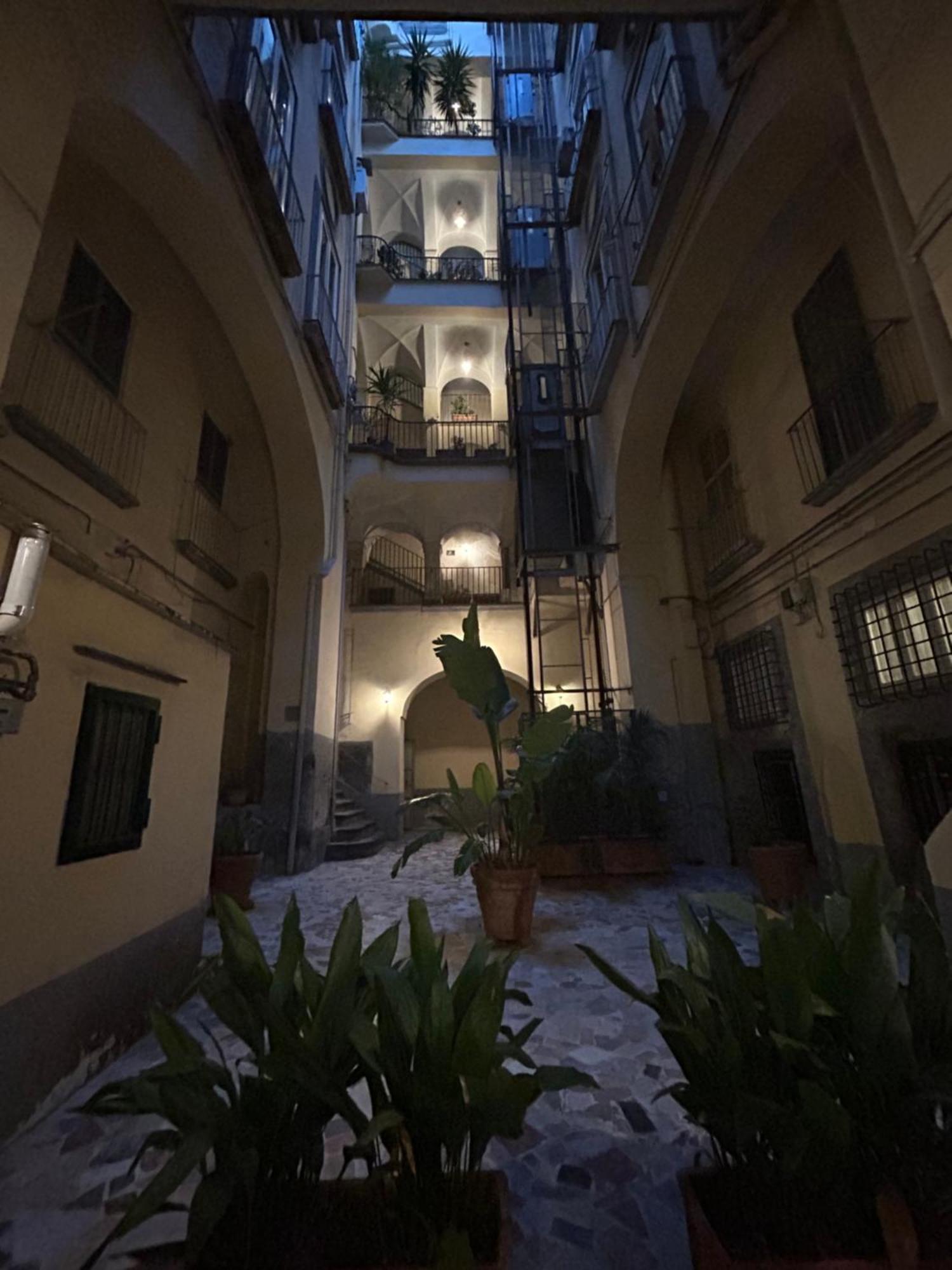 Anni Apartment Chiaia Napoli Eksteriør billede