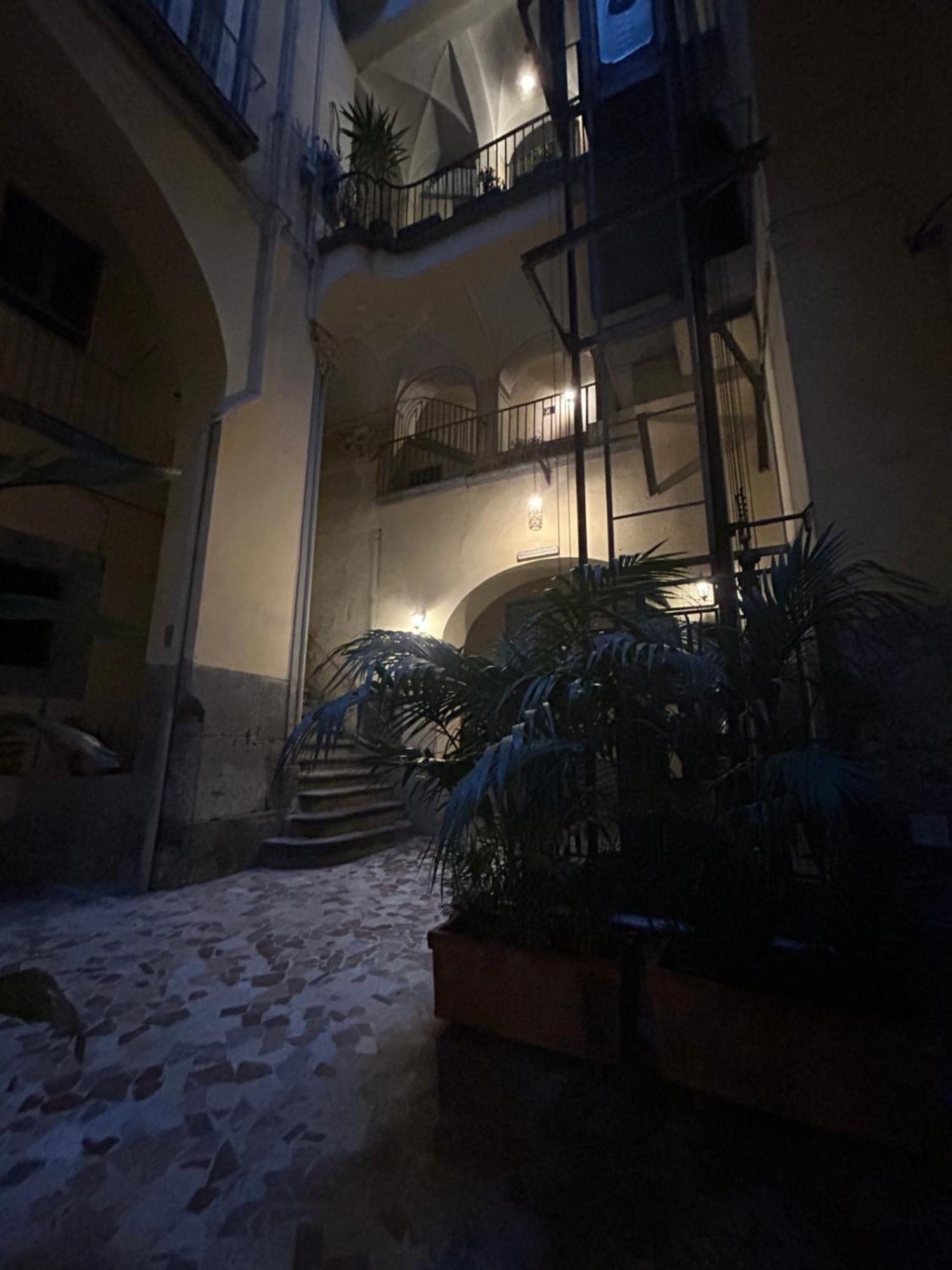 Anni Apartment Chiaia Napoli Eksteriør billede
